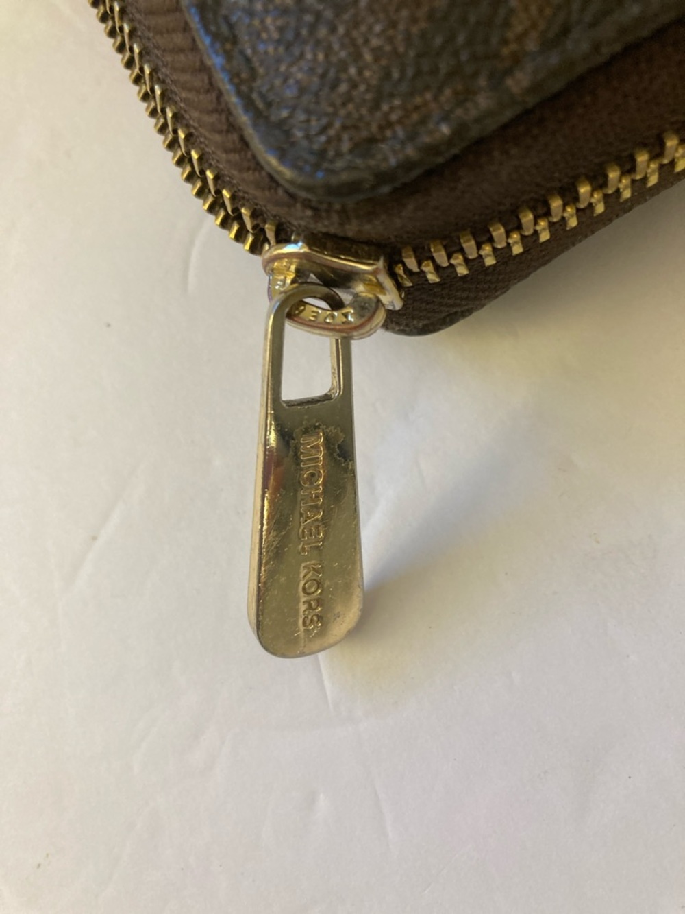 Michael Kors Brown/Gold Signature Zip Wristlet - Picture 4 of 7